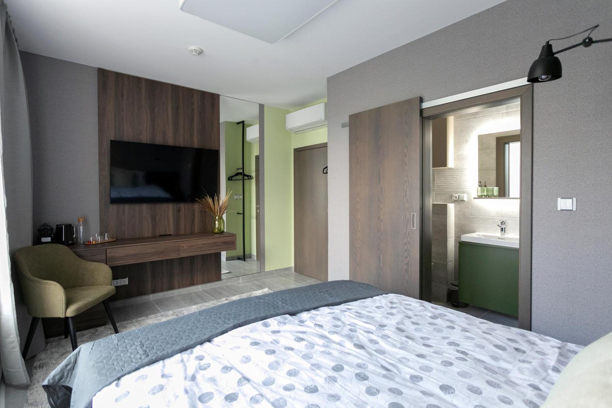 Luong Europe Apartments ปราก ภายนอก รูปภาพ