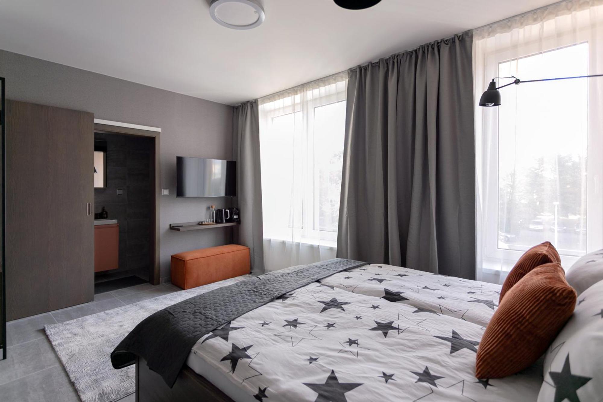 Luong Europe Apartments ปราก ภายนอก รูปภาพ